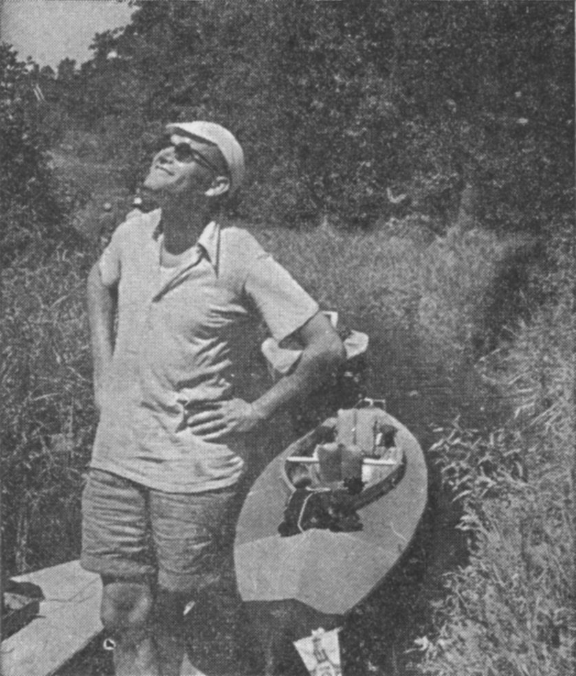 1._Karol_Wojtyła_na_spływie_kajakowym._Domena_publiczna.jpg