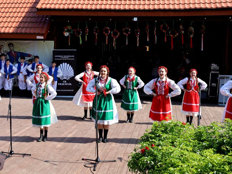 12. zespol piesni i tanca chorzelowiacy   grupa mlodziezowa