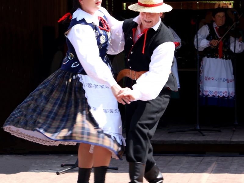 3 julia przybylo i konrad palac